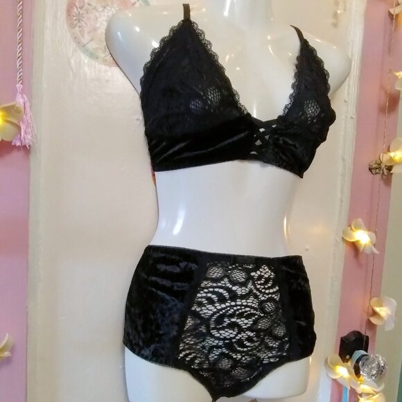 Ella Lust (2XL) Black Velvet, Floral Lace, and Sheer Lingerie Set - NWOT - Picture 2 of 10